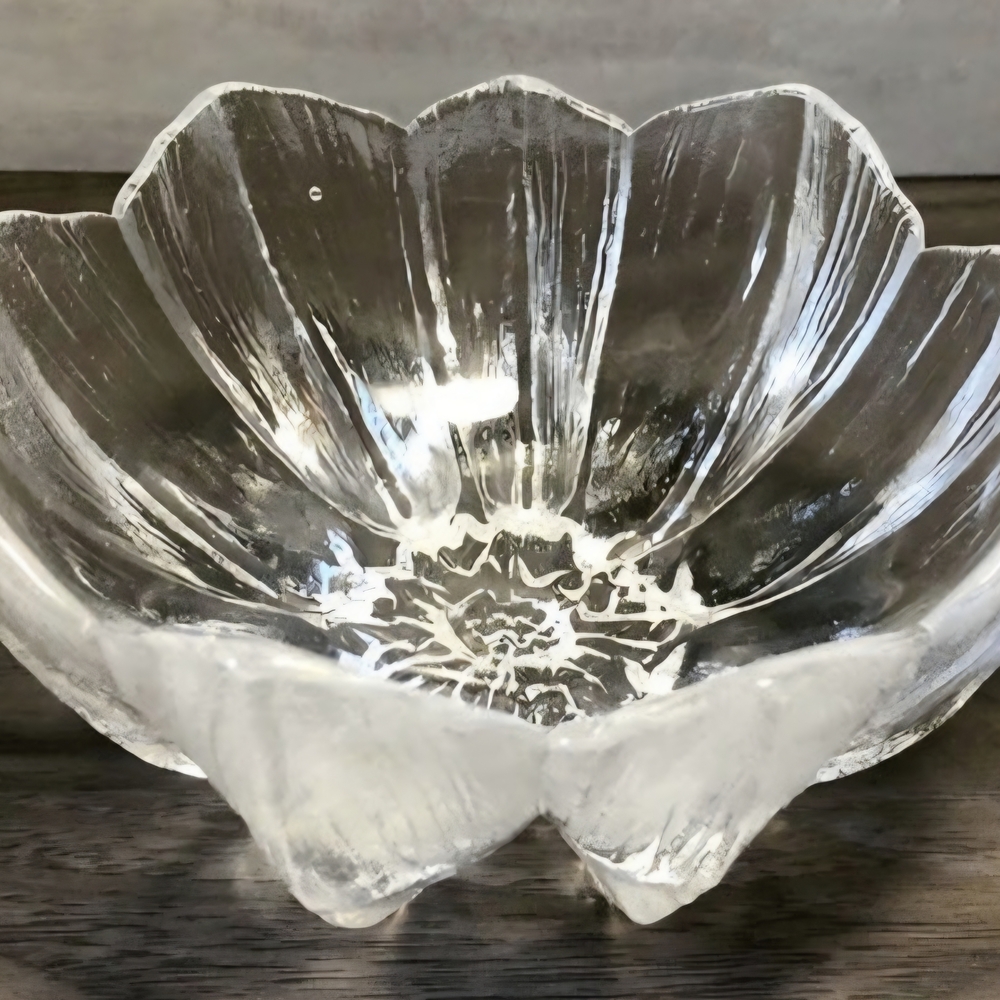 VINTAGE clear Crysyal Kosta Boda "Water Lily" Bowl.